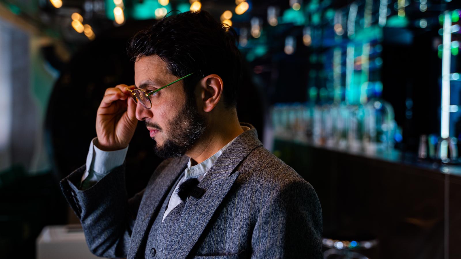 Meet Our Founder, Dr Enayat - HUM2N: Longevity Shop